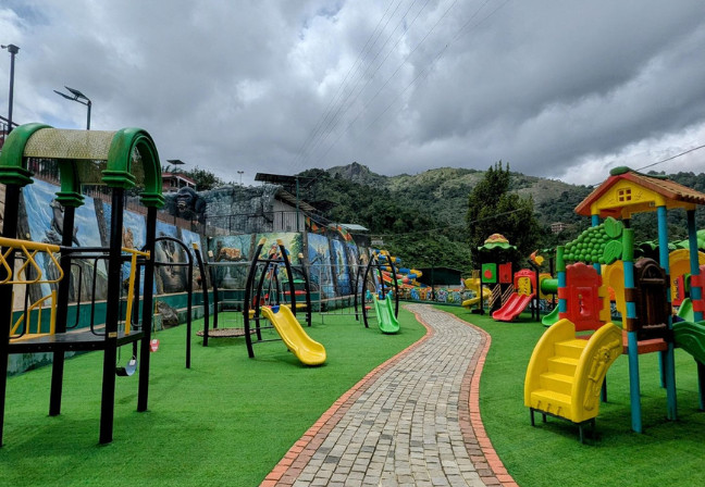 Best Water & Adventure Parks to Visit – Foggy Mountain & Skywave - Gallery Image 2