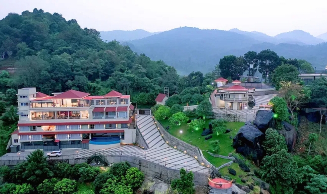 Misty Queen Resort — photo 3 of 3